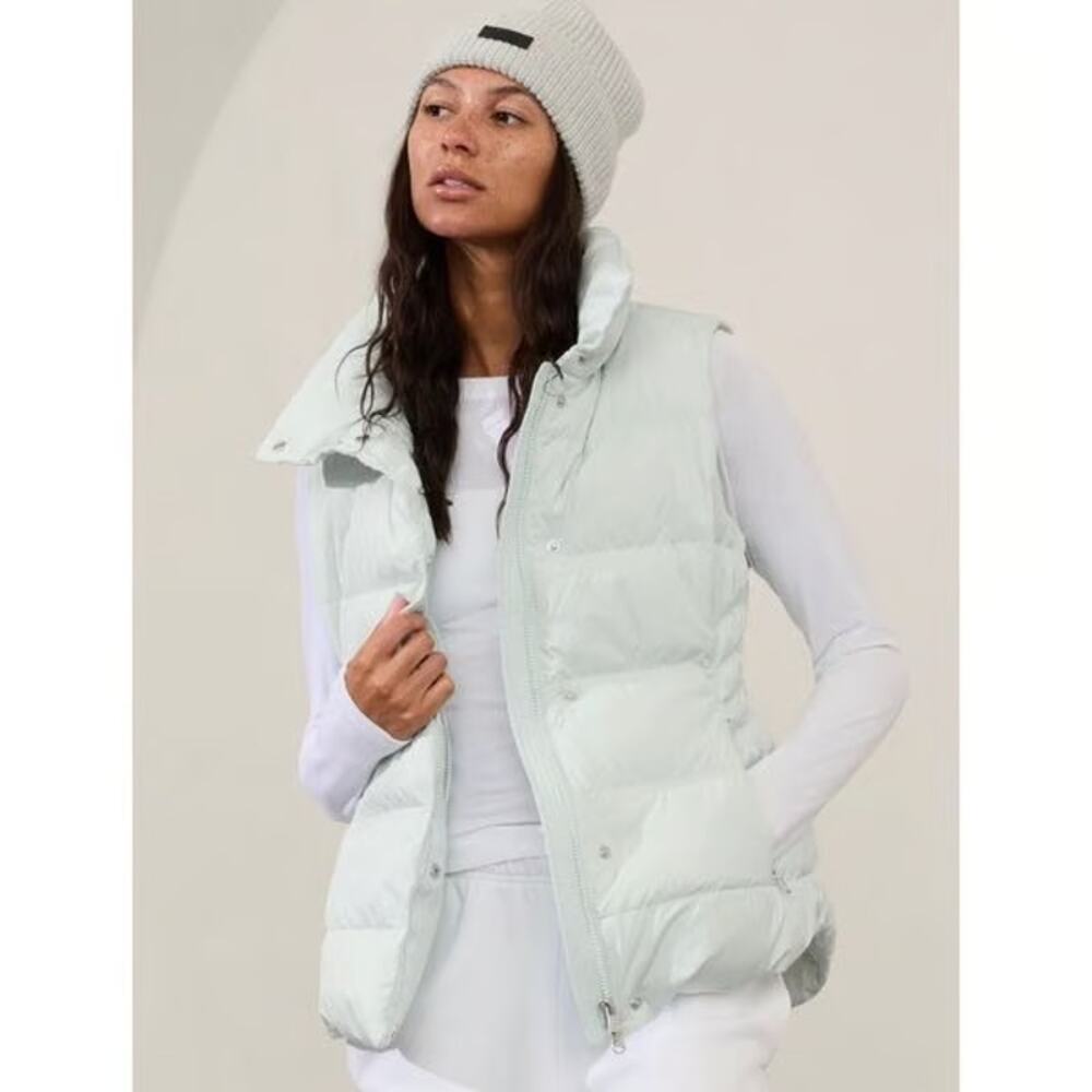 NWT ATHLETA Glacier Green Downtown Full Zip Insulated Puffer Vest Women's Medium